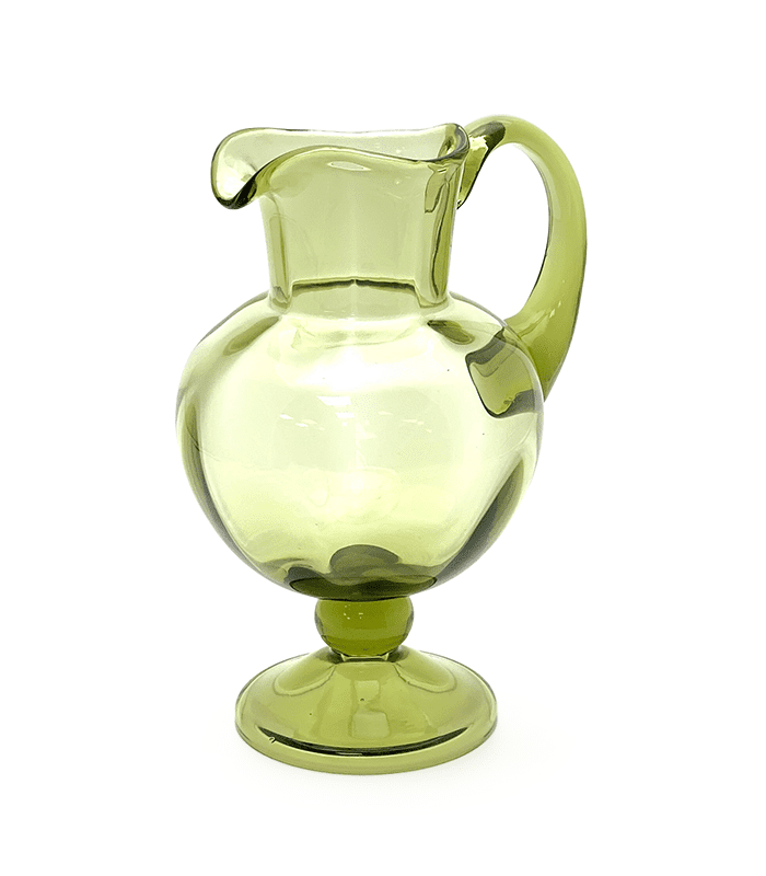 Skleněný džbán na noze lesní zelená