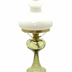 Skleněná petrolejová lampa