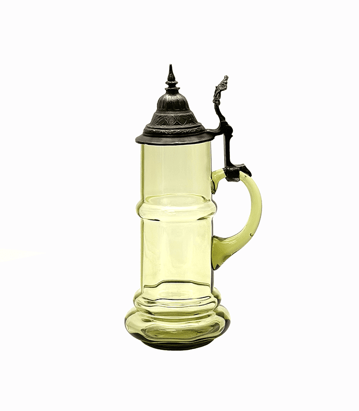 Skleněný půllitr s cínovým víkem