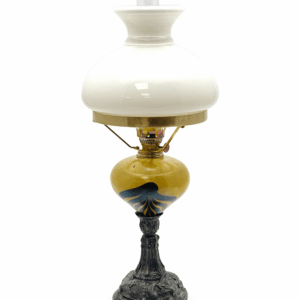 Skleněná petrolejová lampa