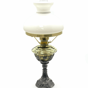 Petrolejová lampa s cínovou nohou