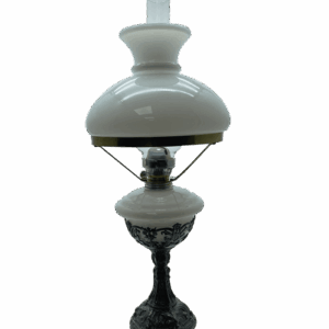 Petrolejová lampa s cínovou nohou