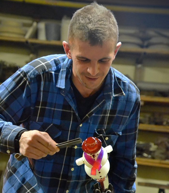 Sněhulák s modrou šálou 21-22 cm - Obrázek 3