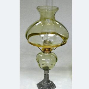 Petrolejová lampa s cínovou nohou - lesní zelená