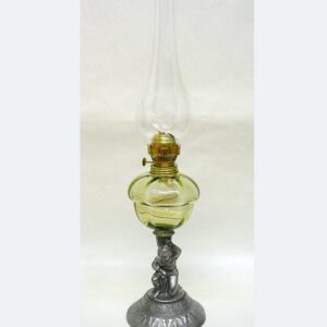 Petrolejová lampa s cínovou nohou
