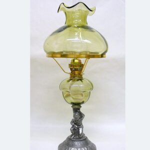 Petrolejová lampa s cínovou nohou