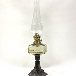 Petrolejová lampa s cínovou nohou - lesní zelená