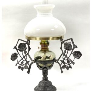 Petrolejová lampa s cínovou nohou a zdobením - kombinovaná