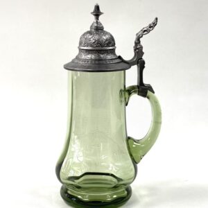 Skleněný půllitr s cínovým víčkem