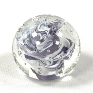 Skleněné těžítko - barevné fialo bilá