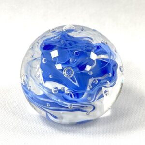 Skleněné těžítko - barevné modrá pastelová-bílá