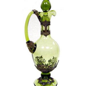 Karafa zdobená cínem