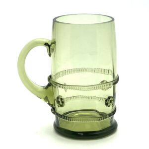 Skleněný půllitr zdobený