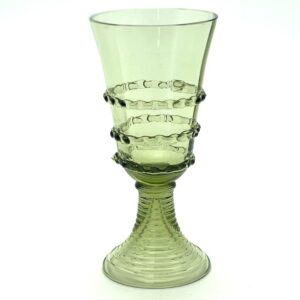 sklenice na víno s nálepy perličky